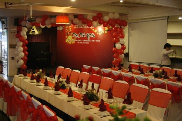 Trang trí tiệc thôi nôi cho bé nhà hàng Ân Nam Trang trí tiệc thôi nôi cho bé nhà hàng Ân Nam