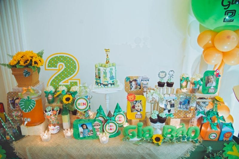 Toàn cảnh trang trí bàn sinh nhật bé Gia Bảo 2 tuổi Toàn cảnh trang trí bàn sinh nhật bé Gia Bảo 2 tuổi