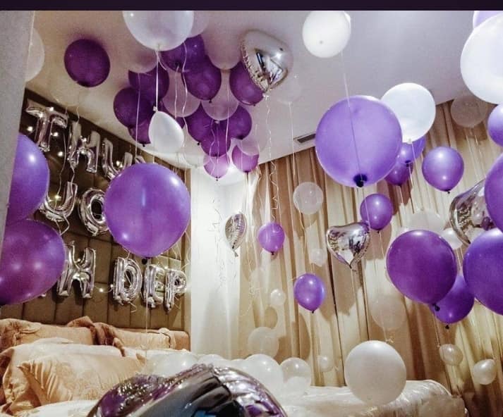 Trang trí phòng sinh nhật với bóng bay màu tím