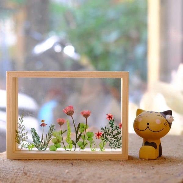 Tranh hoa ép thủy tinh làm quà handmade đơn giản tặng bạn trai