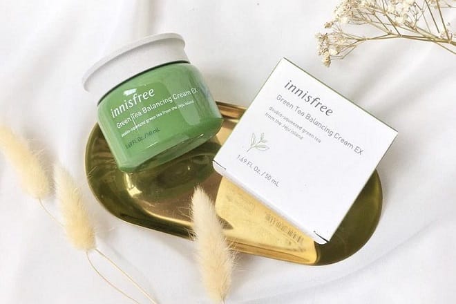Kem dưỡng trắng da cho bà bầu tốt nhất và an toàn nhất hiện nay Kem dưỡng da trà xanh innisfree
