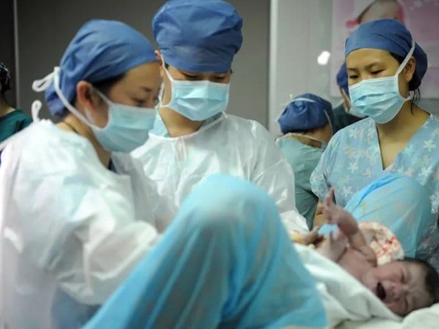 18 tuổi chưa có người yêu, thiếu nữ lên mạng xin tinh trùng nam giới để mang thai