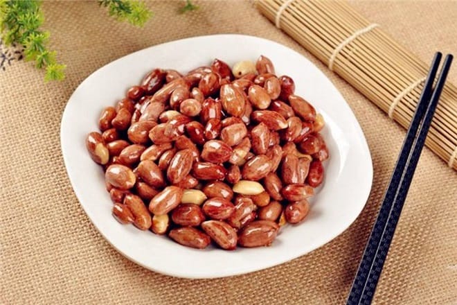 Rang đậu phộng trong nồi chiên không dầu rất ngon, giòn và không bị cháy lac rang