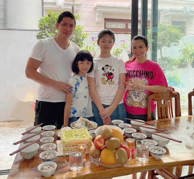 Vợ chồng Anh Thơ - Bình Minh tổ chức tiệc sinh nhật trong kỳ nghỉ lễ cho con gái lớn khiến ai cũng bất ngờ trước chiều cao vượt trội của bé An Nhiên - Ảnh 1. Vợ chồng Anh Thơ - Bình Minh tổ chức tiệc sinh nhật cho con gái lớn khiến ai cũng bất ngờ trước chiều cao vượt trội của bé An Nhiên - Ảnh 1.