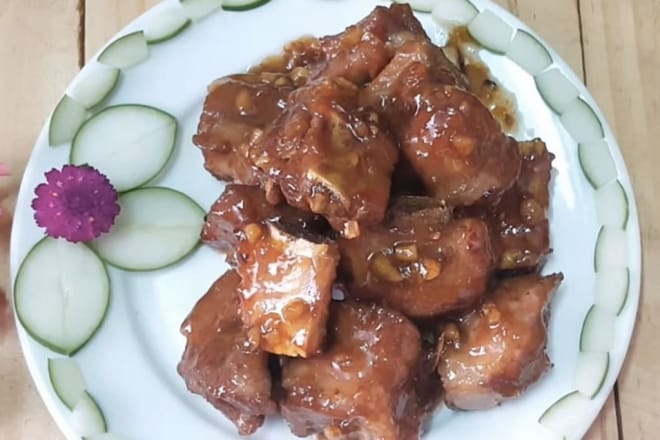 Sườn non kho nước dừa 2022 Sườn non kho nước dừa