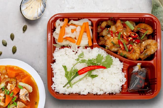 Top 7 quán cơm văn phòng giao hàng tận nơi siêu ngon, giá rẻ Gạo cầu vồng