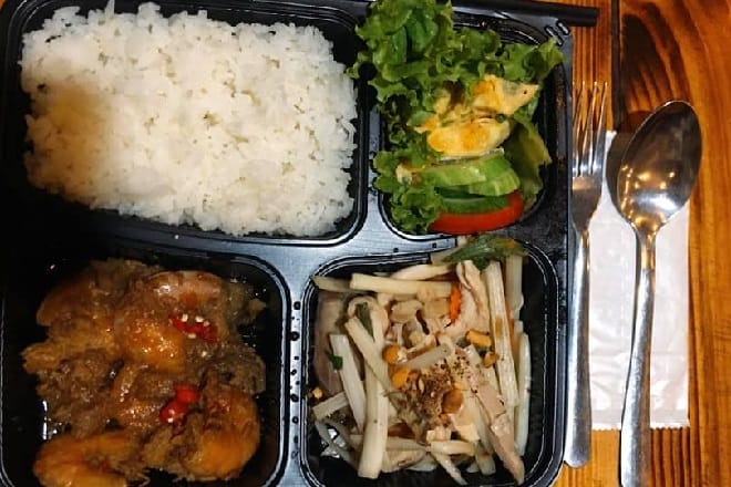 Top 4 quán cơm văn phòng được review nhiều nhất ở Quận 5 com