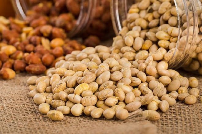 Ăn hạt gì trong ngày Tết? Top 11 loại hạt ngon và bổ dưỡng thể hiện lòng hiếu khách Đậu nành rang