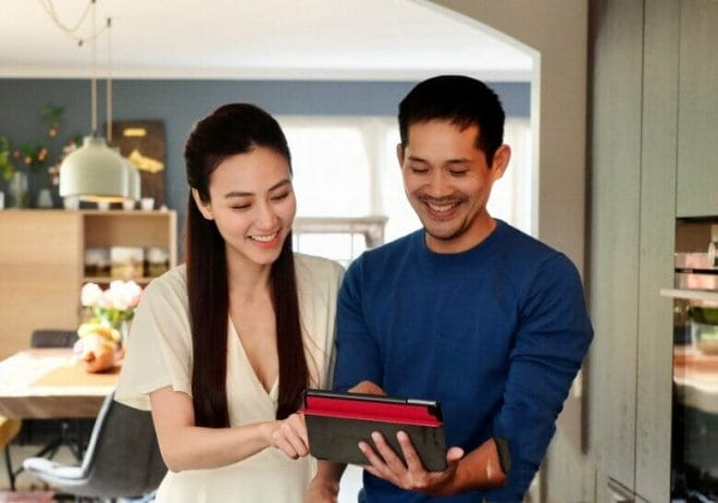 Ngân Khánh mặc áo hồng cười bẽn lẽn, dân tình kéo nhau đi chúc mừng Ngân Khánh mặc áo hồng cười bẽn lẽn, dân tình đổ xô nhau chúc mừng - 9