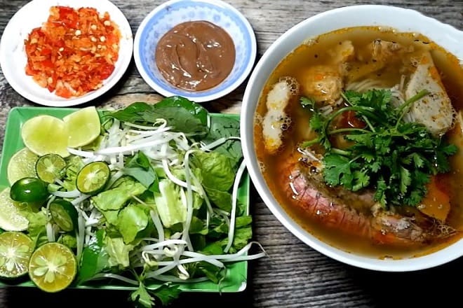 Bún bề bề hải sản