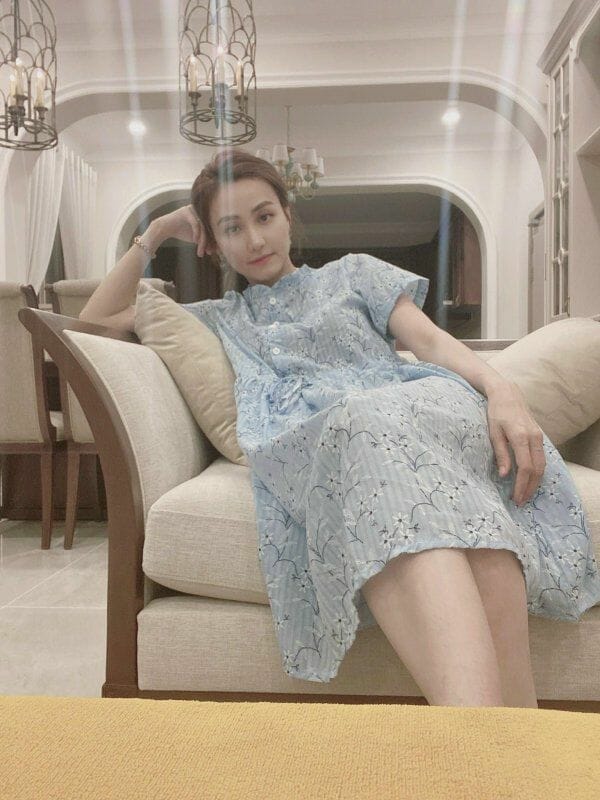 Ngân Khánh mặc áo hồng cười bẽn lẽn, dân tình kéo nhau đi chúc mừng Ngân Khánh mặc áo hồng cười bẽn lẽn, dân tình đổ xô nhau chúc mừng - 6