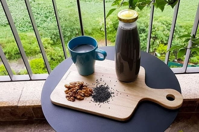 8 cách đơn giản để chế biến món ăn ngon và tốt cho sức khỏe Sữa óc chó mè đen