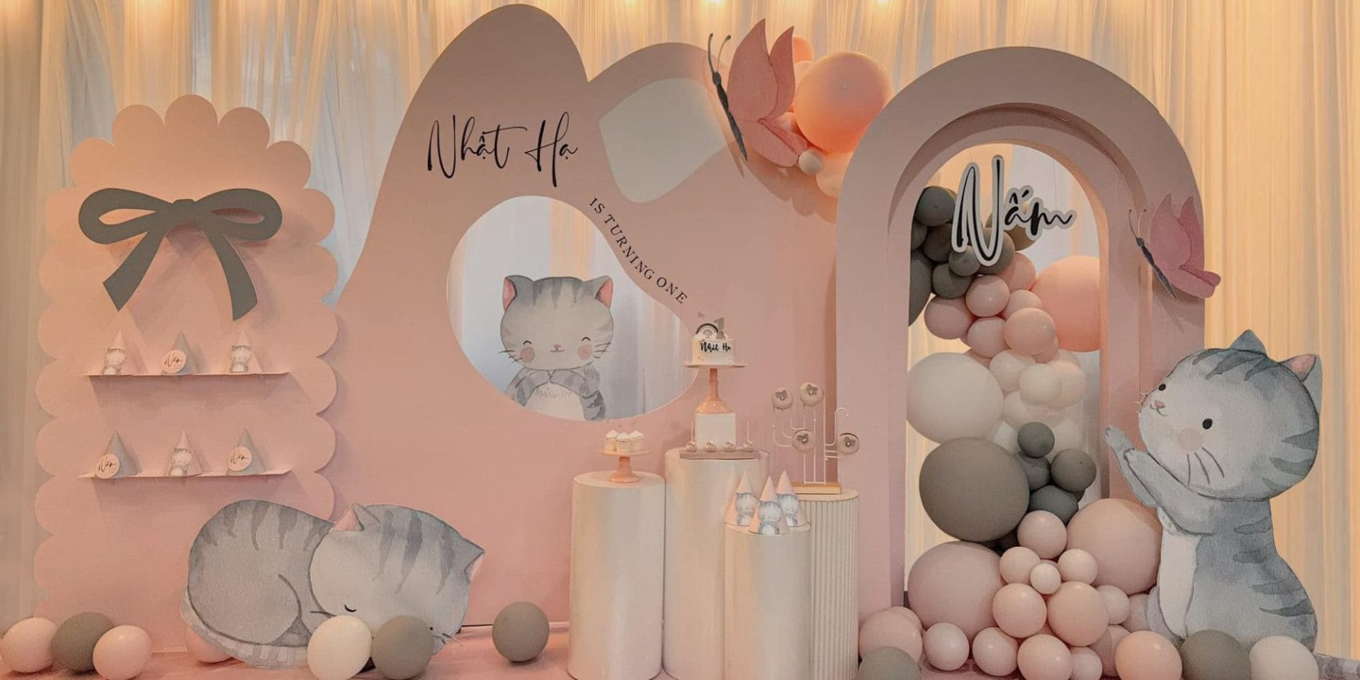 trang tri sinh nhat chu de meo hong