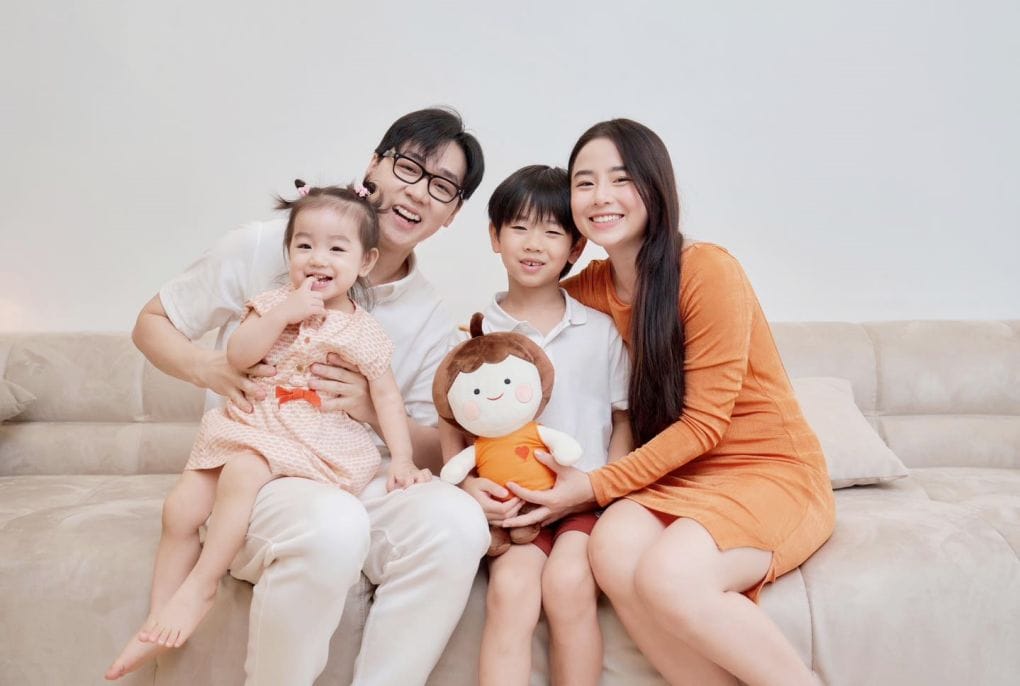 Tình chị em "u mê" Vì con gái hot mom 9X Nam Thương xinh như búp bê, thường xuyên làm hề - Ảnh 1.